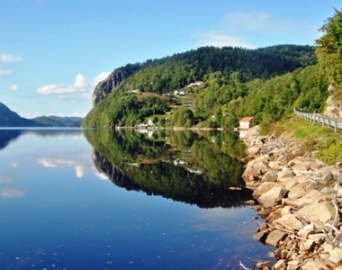Bild vom Lyngdalsfjord