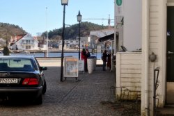 Die Damen wieder beim Softeis naschen