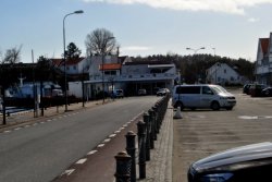 Am Ende der Fischladen von Lundi.